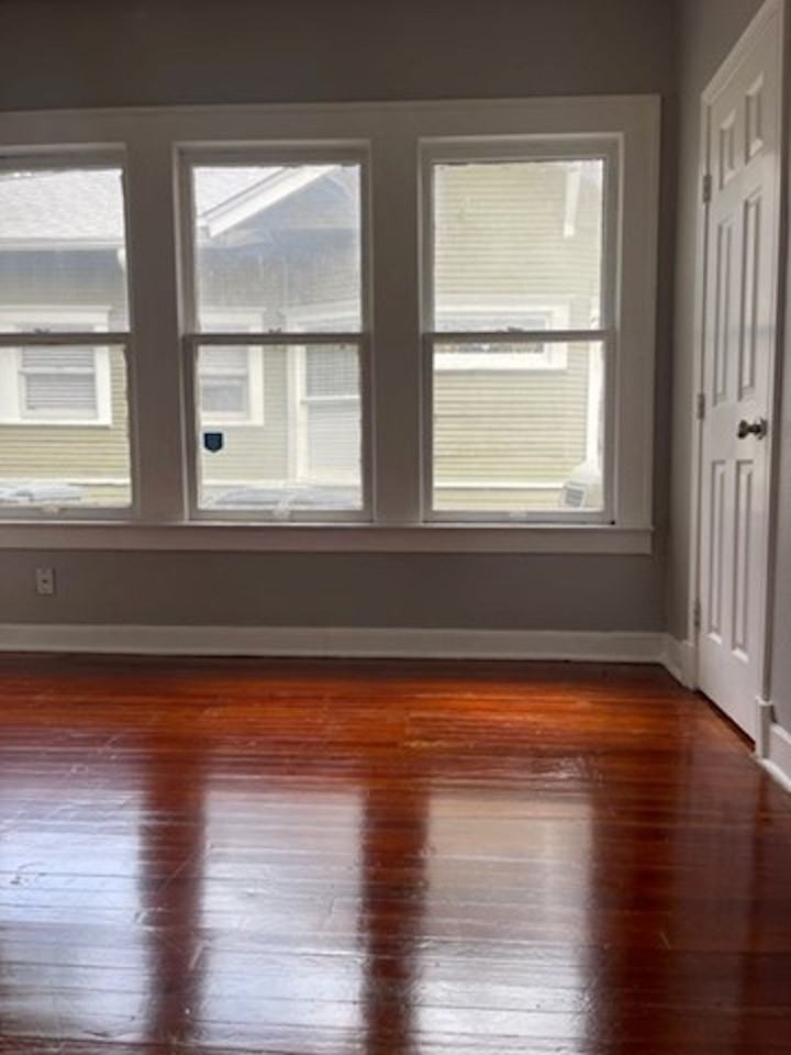 5721 Victor St - Photo 4 of 26