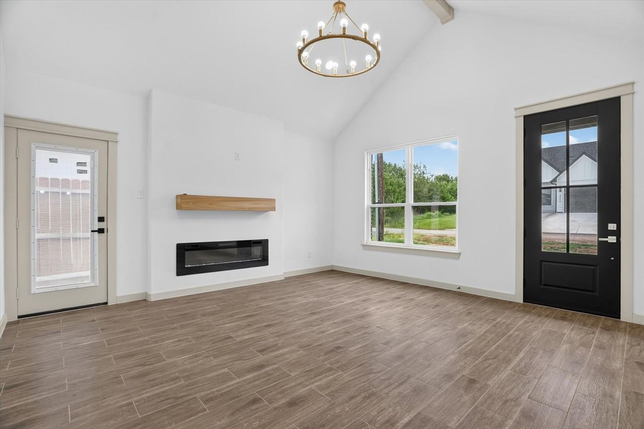 5849 Black Pine Cir - Photo 2 of 20