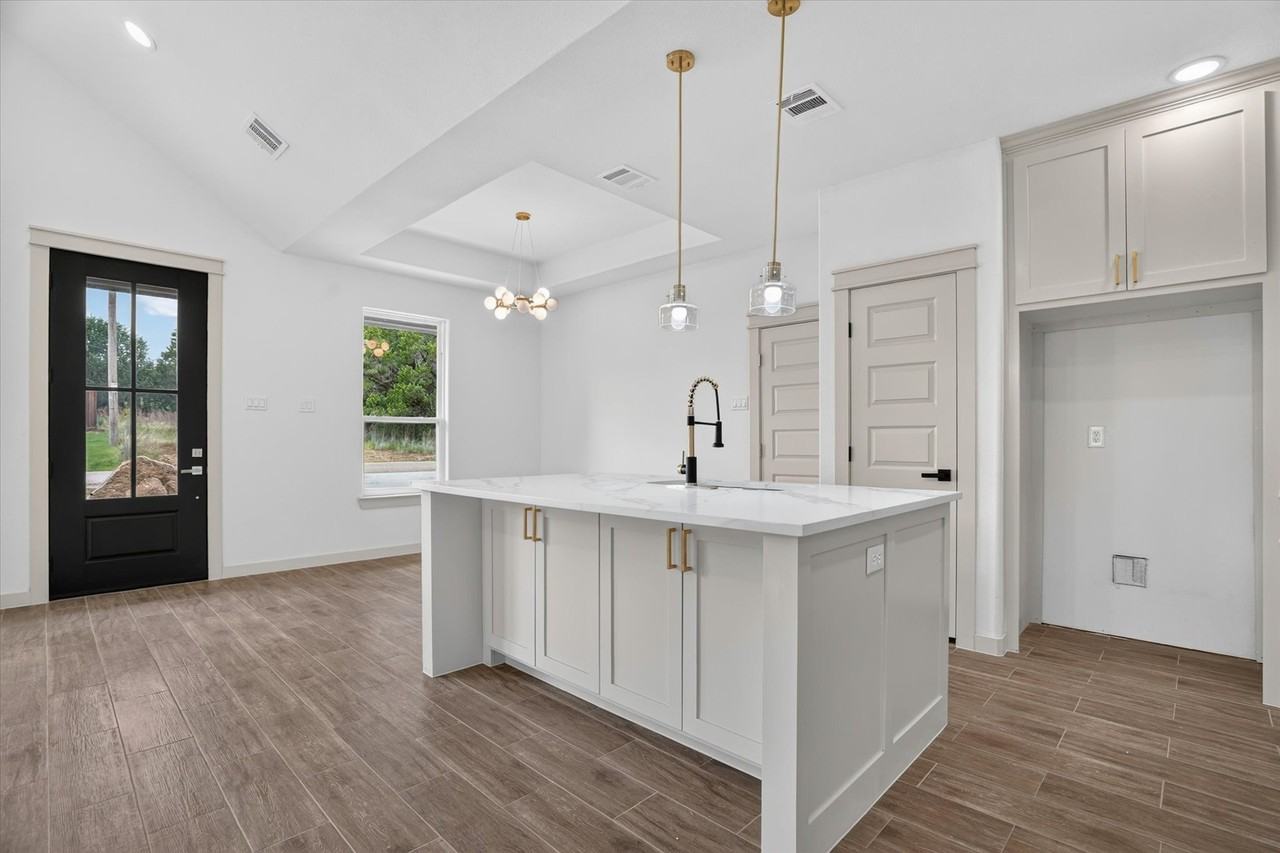 5849 Black Pine Cir - Photo 7 of 20