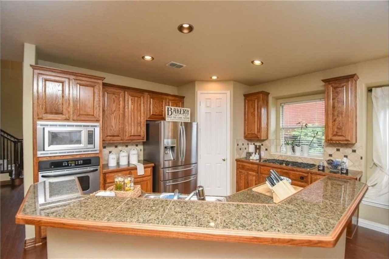 3245 Forestbrook Dr - Photo 2 of 10