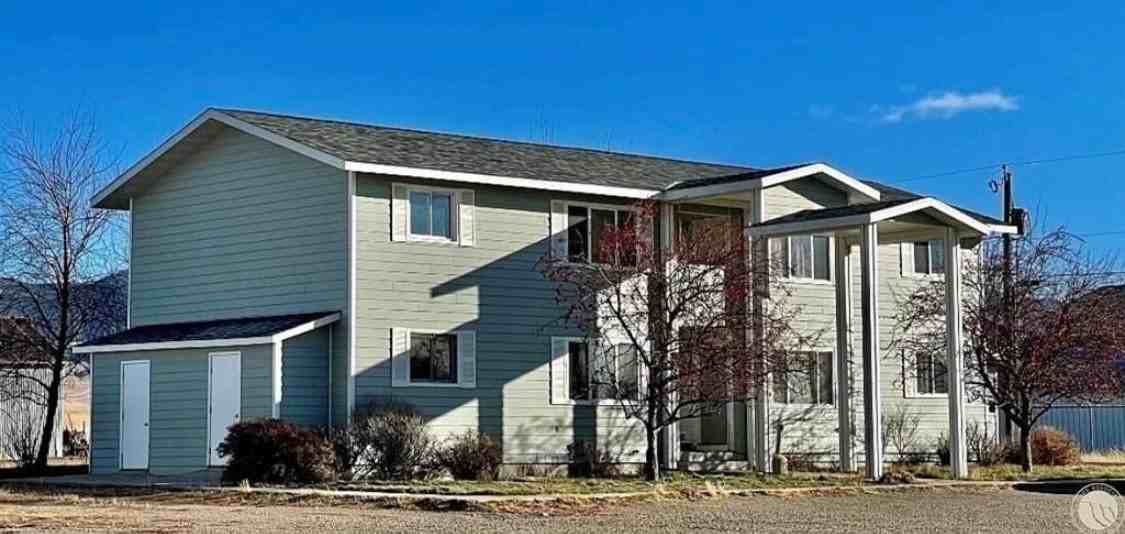 402 5th Ave Se #2 - Photo 5 of 6