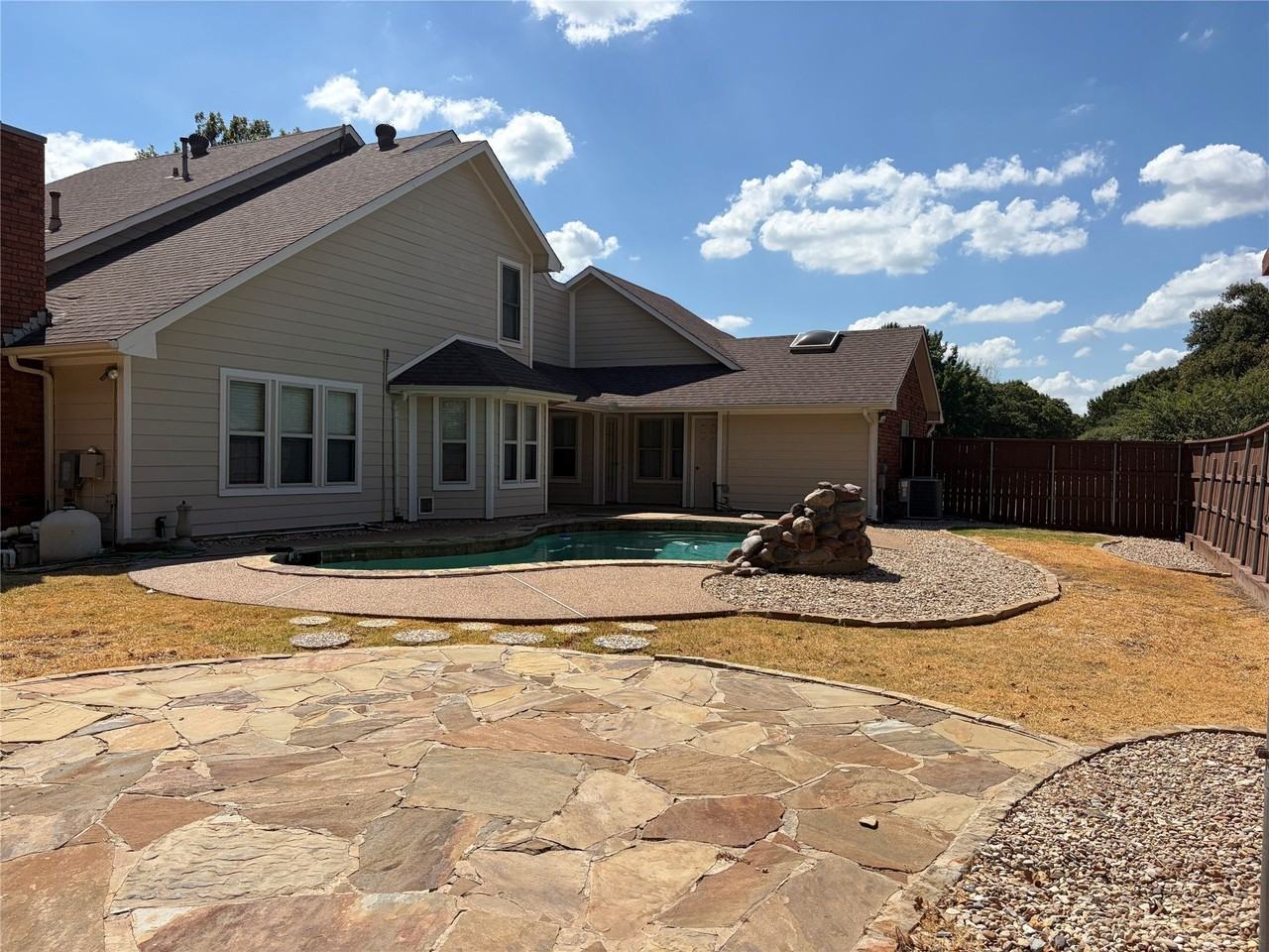 1911 Buffalo Bend Dr - Photo 3 of 24