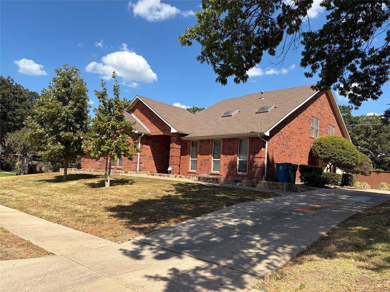 1911 Buffalo Bend Dr - Photo 4 of 24