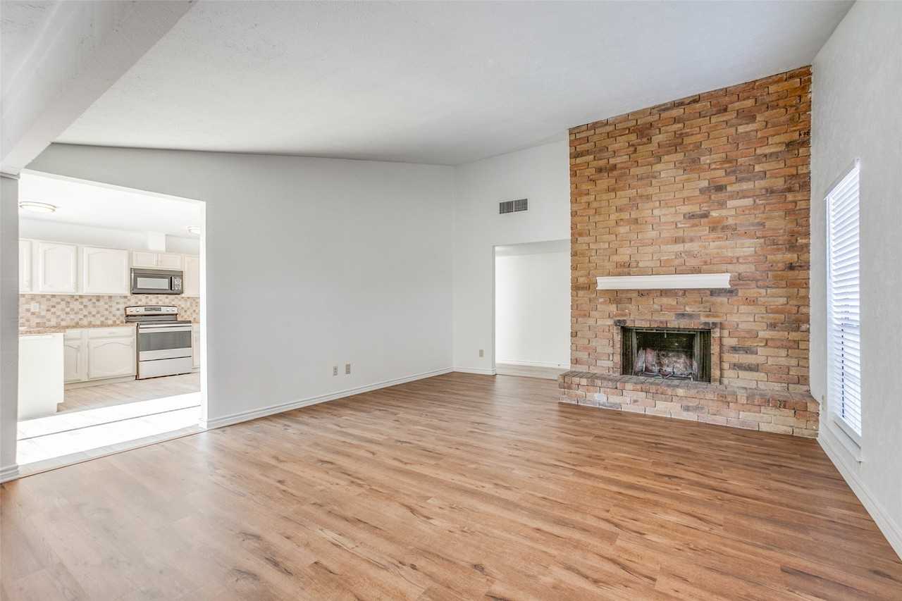 960 Lockhart Dr - Photo 6 of 25