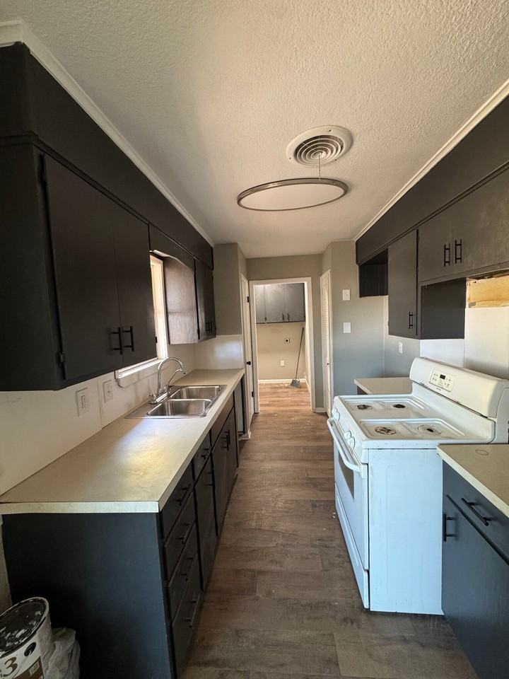 1802 Dayton Dr - Photo 3 of 5
