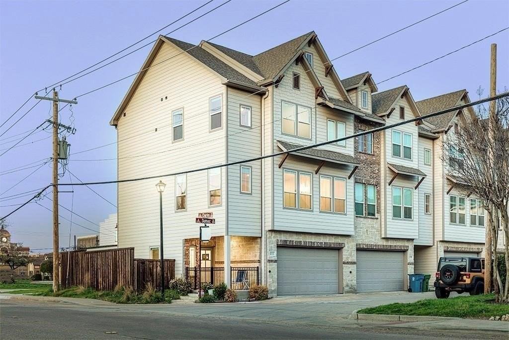 111 Sumac St - Photo 2 of 40