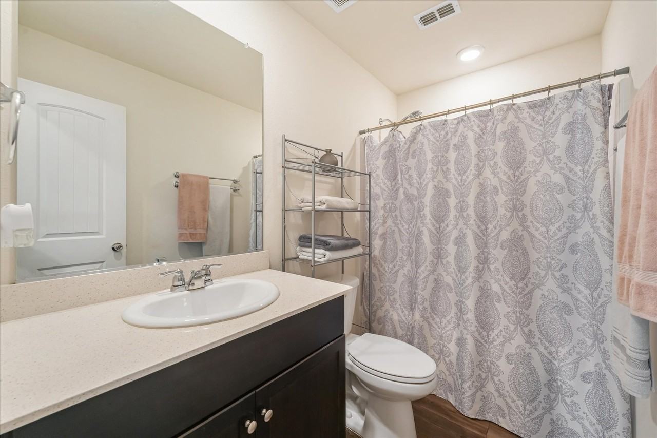 5805 Honey Creek St - Photo 7 of 12