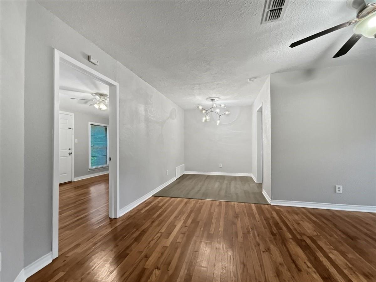4929 Donnelly Ave - Photo 6 of 20