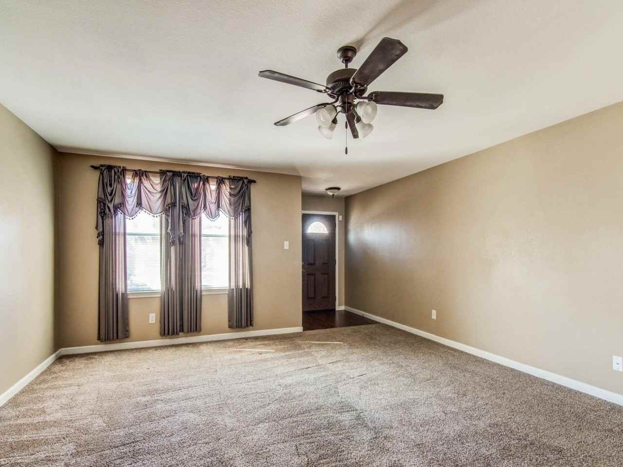 13120 Barbarosa Dr - Photo 4 of 25