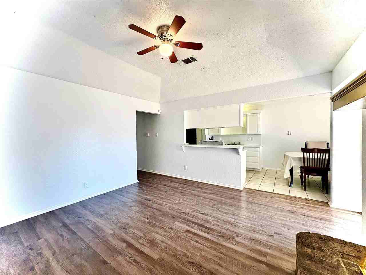 1922 San Rafael St - Photo 5 of 19