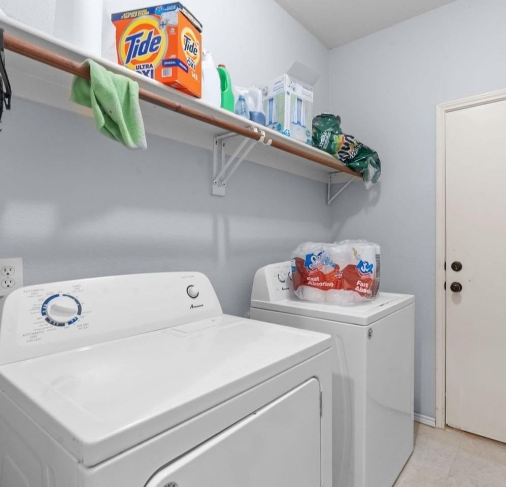 8414 Seafield Ln - Photo 2 of 10