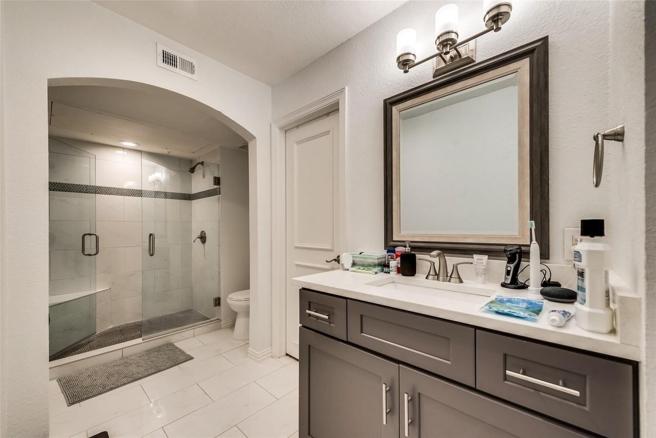 2205 Canton St #111 - Photo 3 of 8