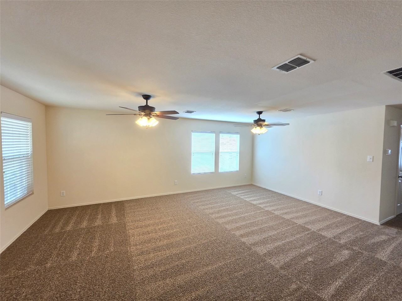8108 Stowe Springs Ln - Photo 4 of 40