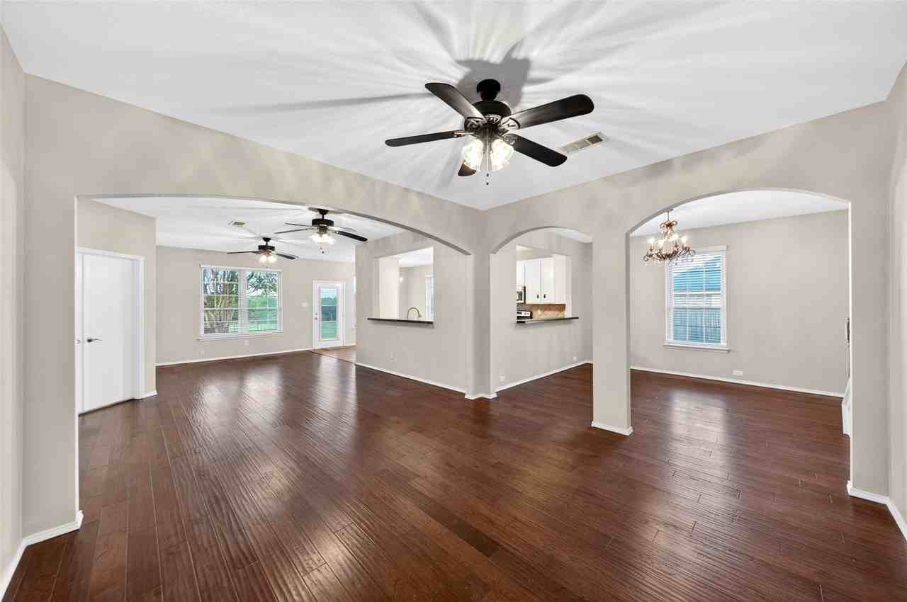 105 Southview Dr - Photo 5 of 22
