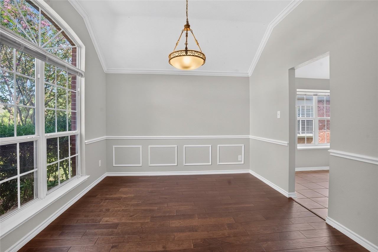 3711 Musketeer Dr - Photo 2 of 28