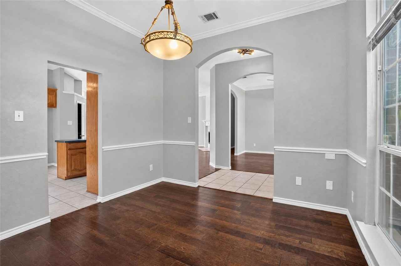 3711 Musketeer Dr - Photo 4 of 28