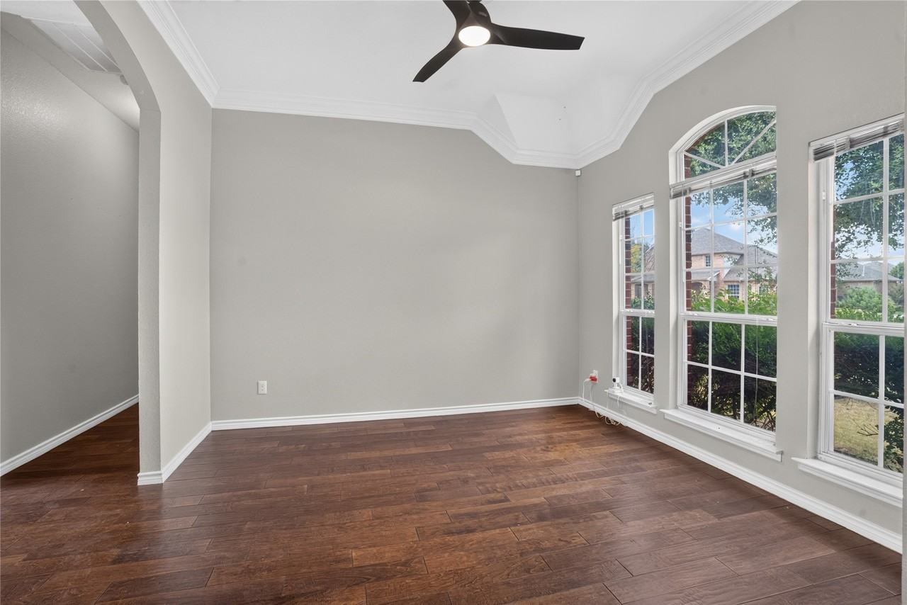 3711 Musketeer Dr - Photo 5 of 28