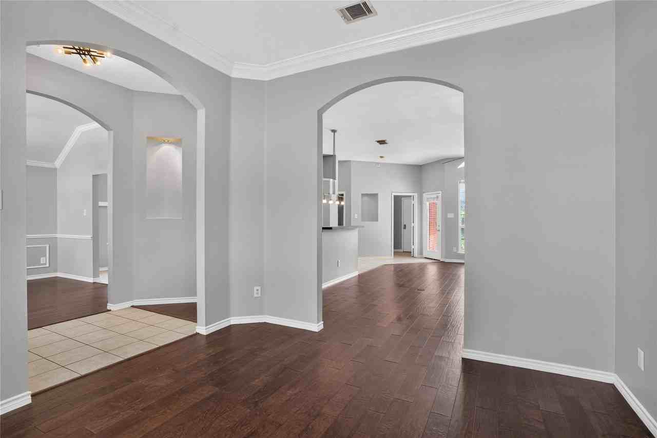 3711 Musketeer Dr - Photo 6 of 28
