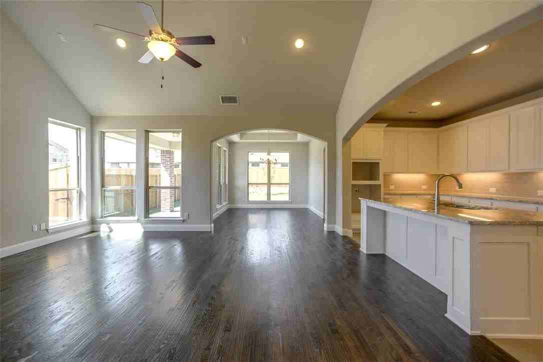 1500 Cherry Blossom Ln - Photo 7 of 32
