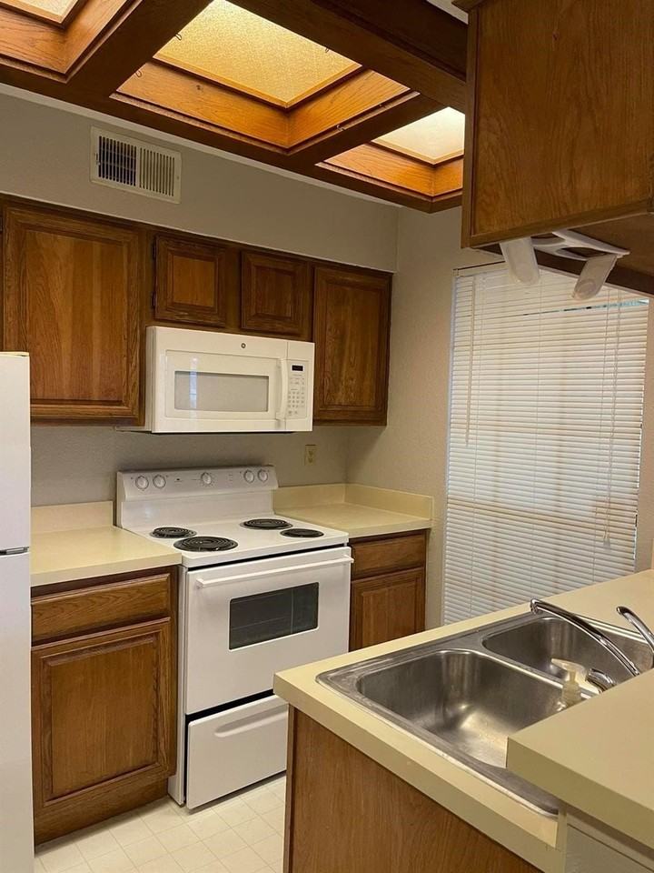 3110 Devonshire Dr #216 - Photo 7 of 17
