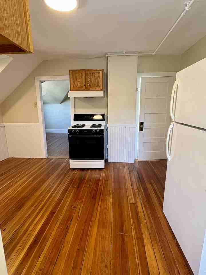 137 Whitwell St #3 - Photo 5 of 22