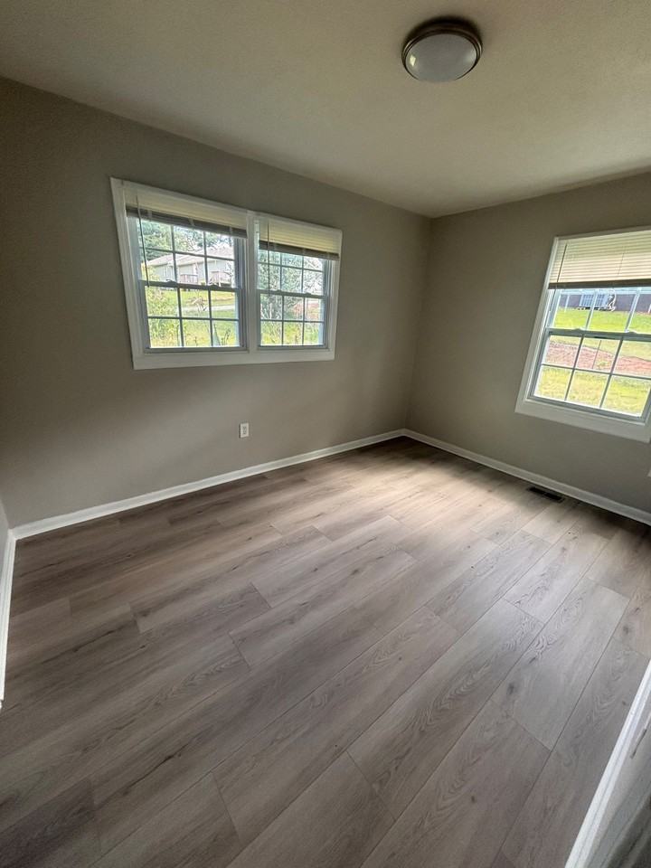 25 Clearview Ave #1 - Photo 3 of 14