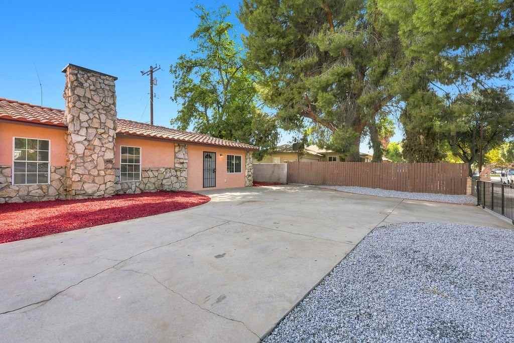 1515 W Evans St #2 - Photo 2 of 11