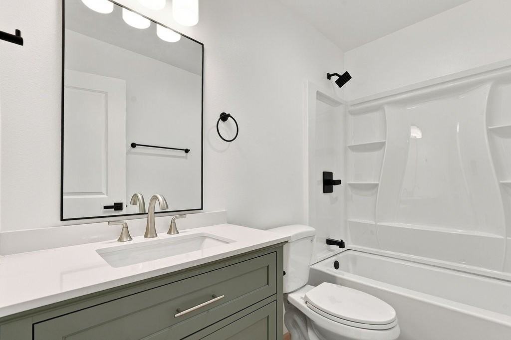 1515 W Evans St #2 - Photo 5 of 11