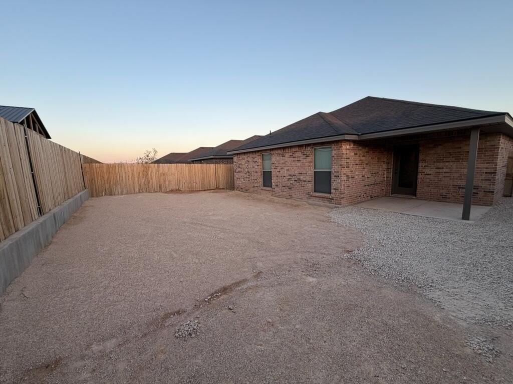 317 Pratt Dr - Photo 2 of 11