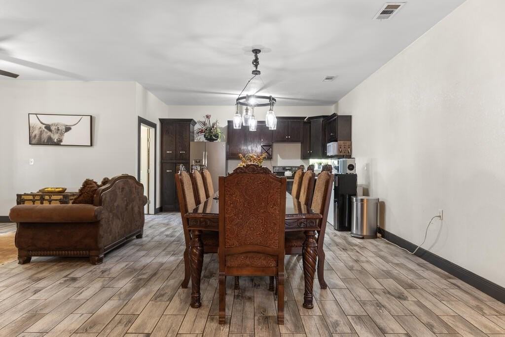 10799 E Drake St - Photo 4 of 15