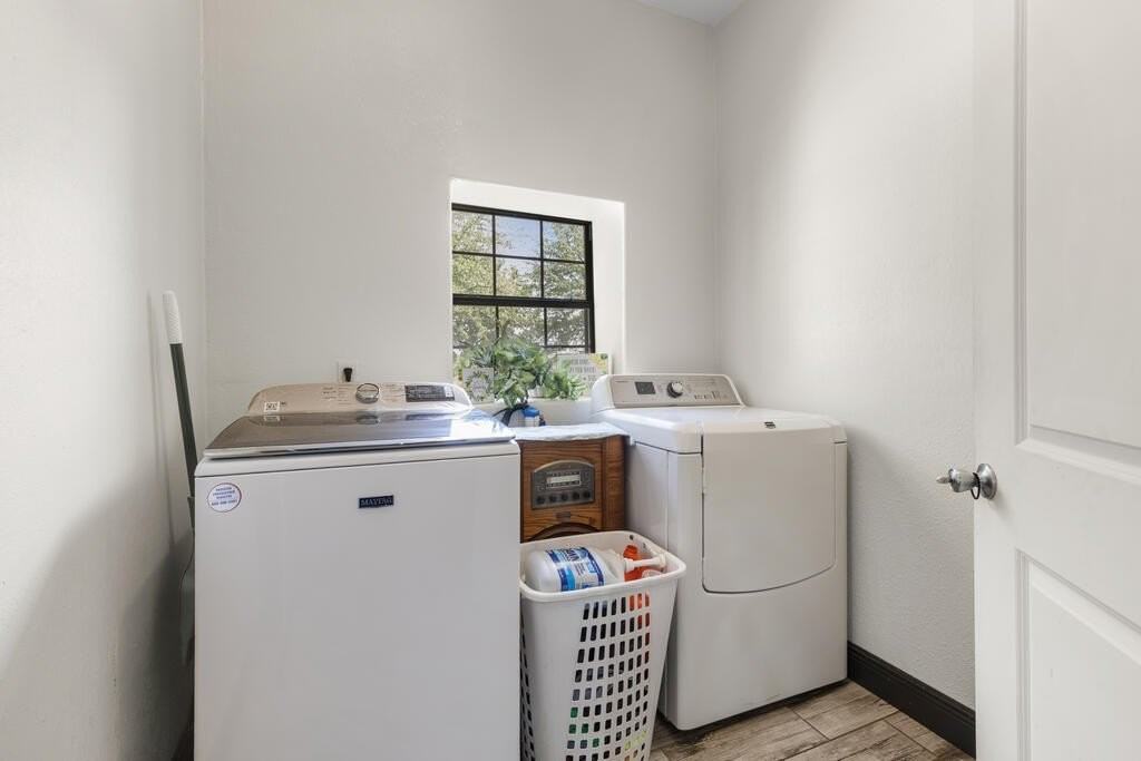 10799 E Drake St - Photo 6 of 15