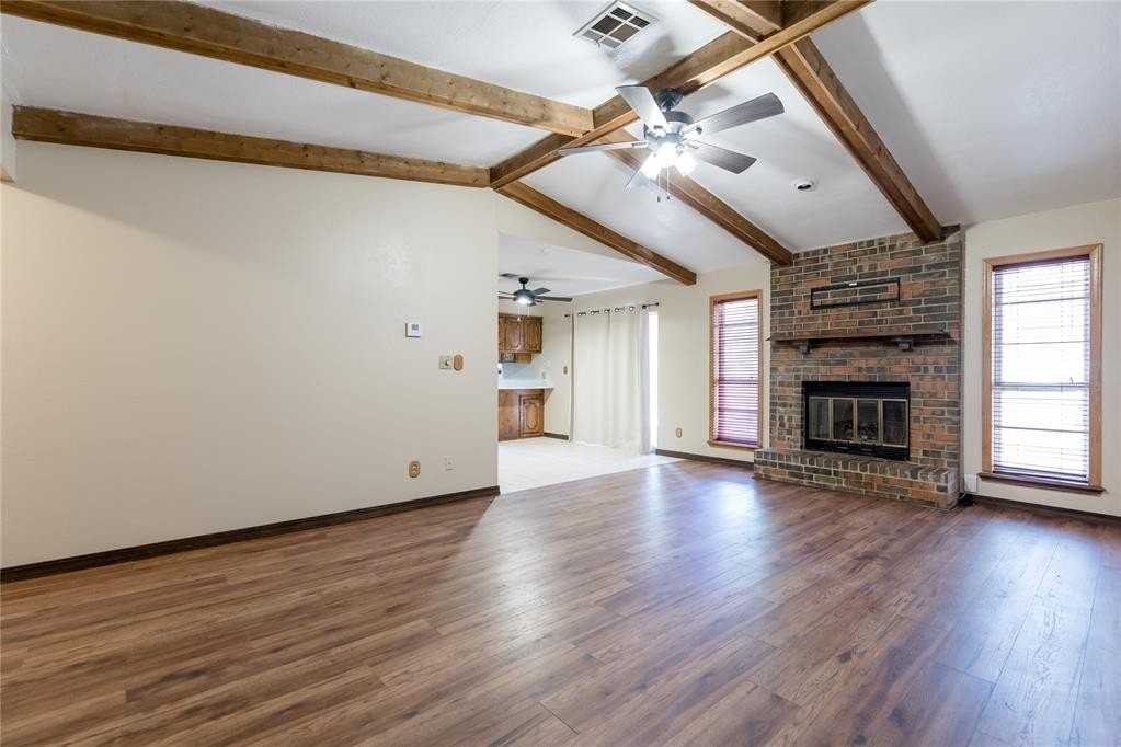 110 Peggy Dr - Photo 3 of 20