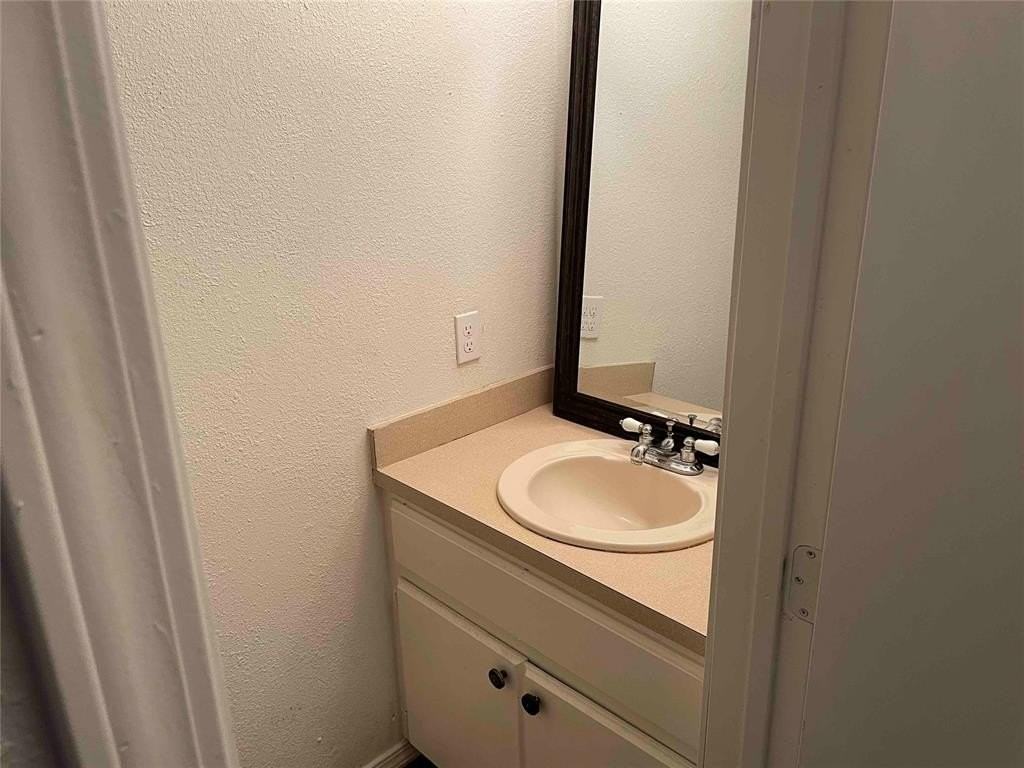917 Acacia Cir - Photo 6 of 13