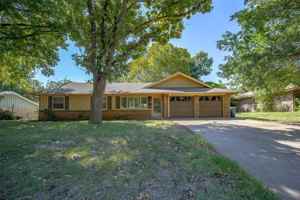 featured image of 902 N Benjamin St