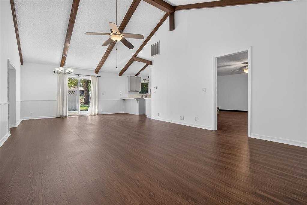 902 N Benjamin St - Photo 6 of 26