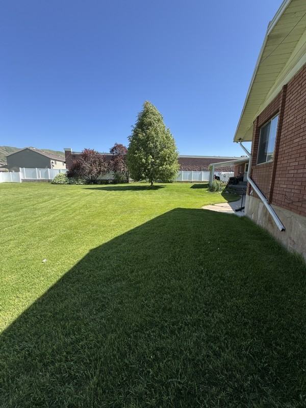 272 N State St - Photo 2 of 15