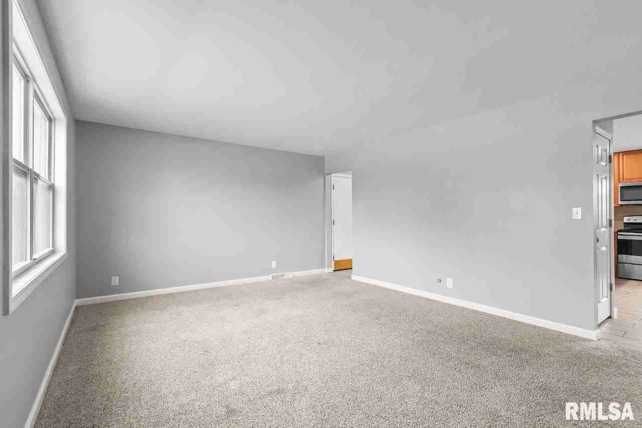 2020 W Glen Ave - Photo 6 of 20