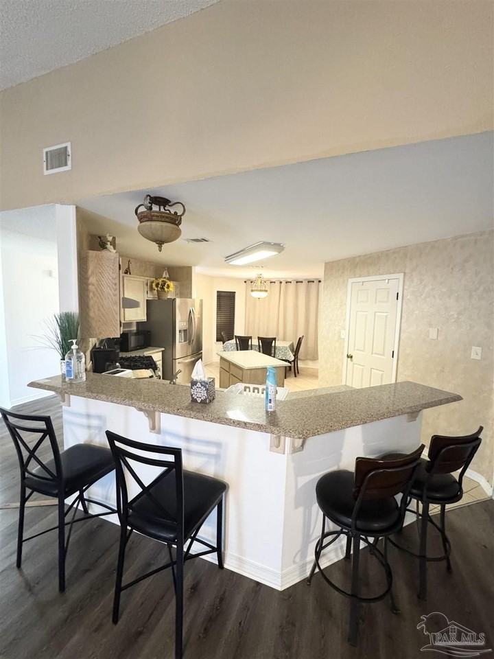 4009 Shorewood Dr - Photo 5 of 23