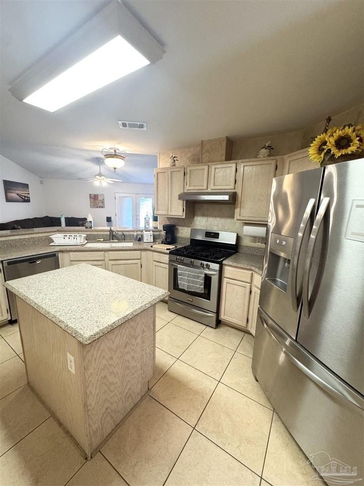 4009 Shorewood Dr - Photo 7 of 23