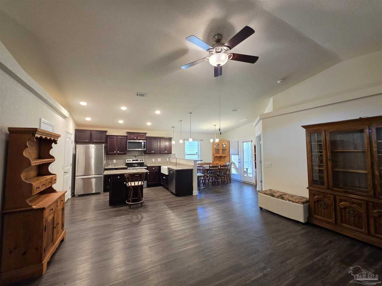 5165 Peach Dr - Photo 3 of 19