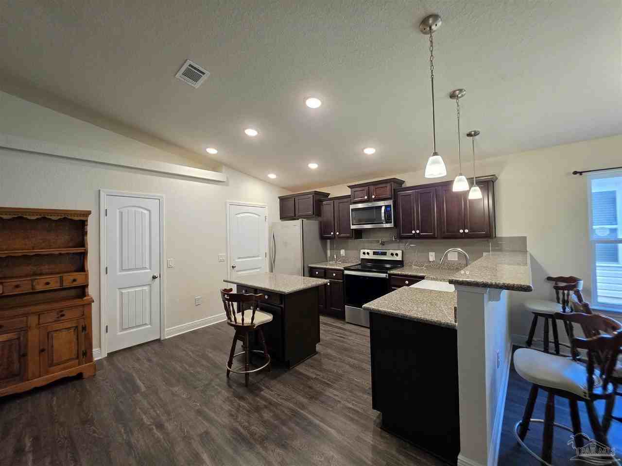 5165 Peach Dr - Photo 4 of 19