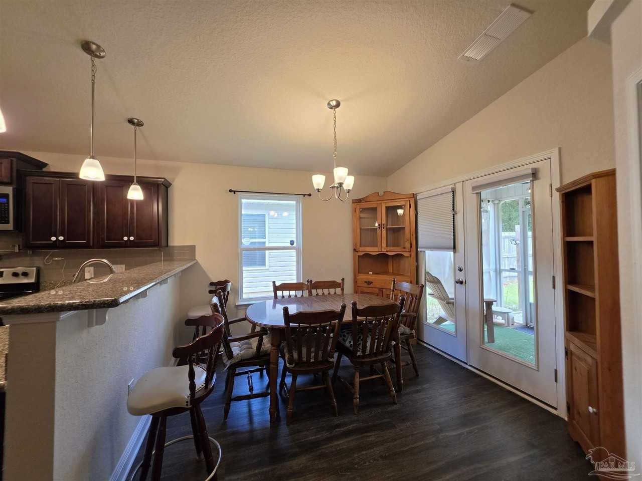 5165 Peach Dr - Photo 5 of 19