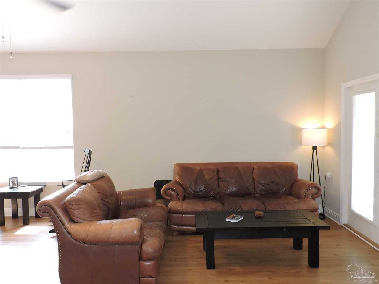 5643 Vendome Ct - Photo 6 of 27