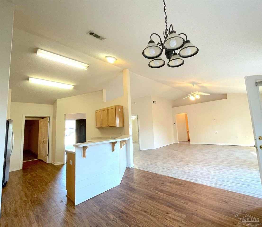 6007 Meursalt Rd - Photo 6 of 22