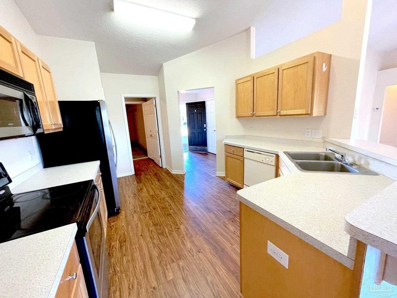6007 Meursalt Rd - Photo 7 of 22