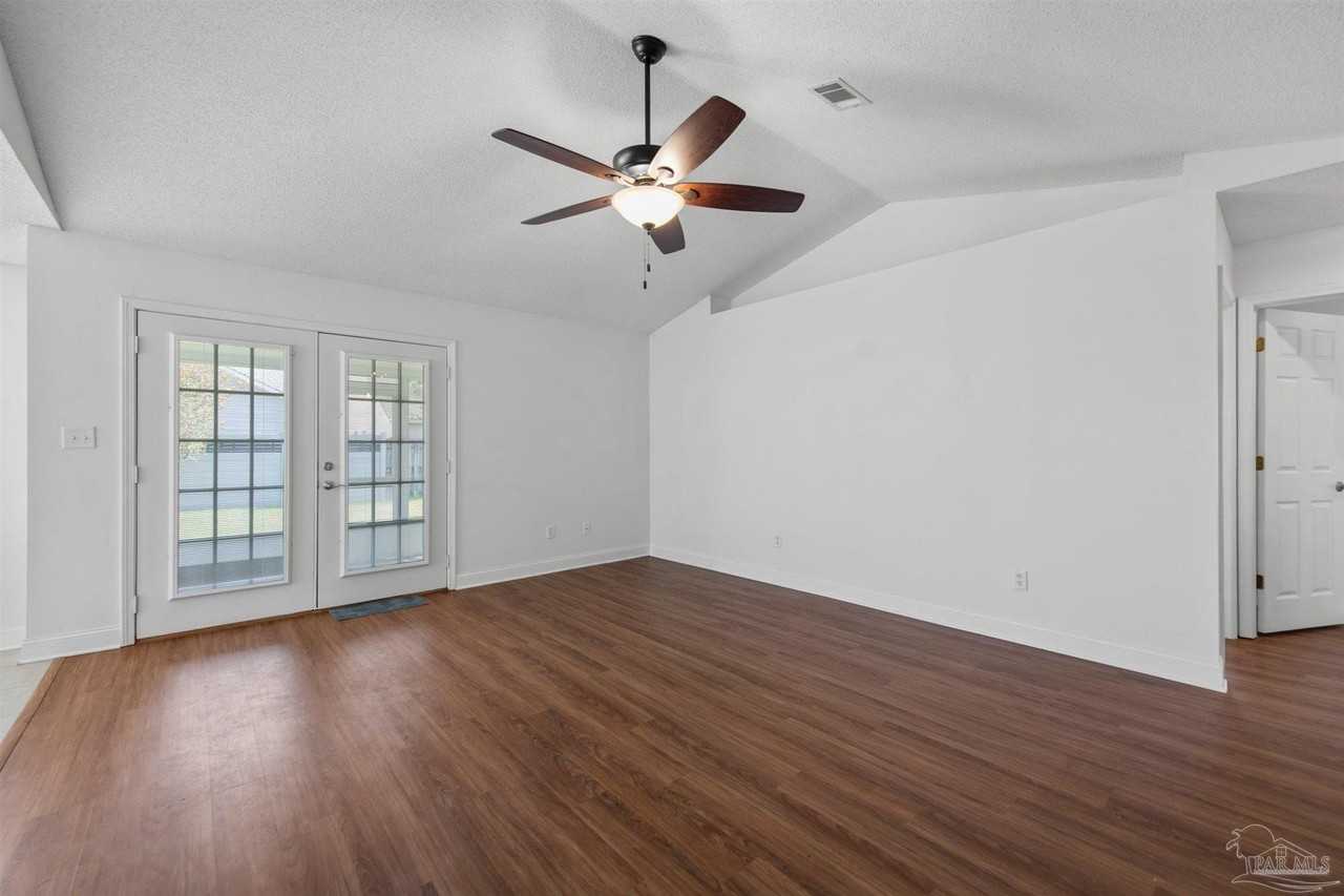 383 Mirabelle Dr - Photo 2 of 22