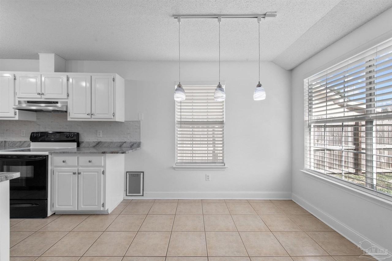 383 Mirabelle Dr - Photo 3 of 22