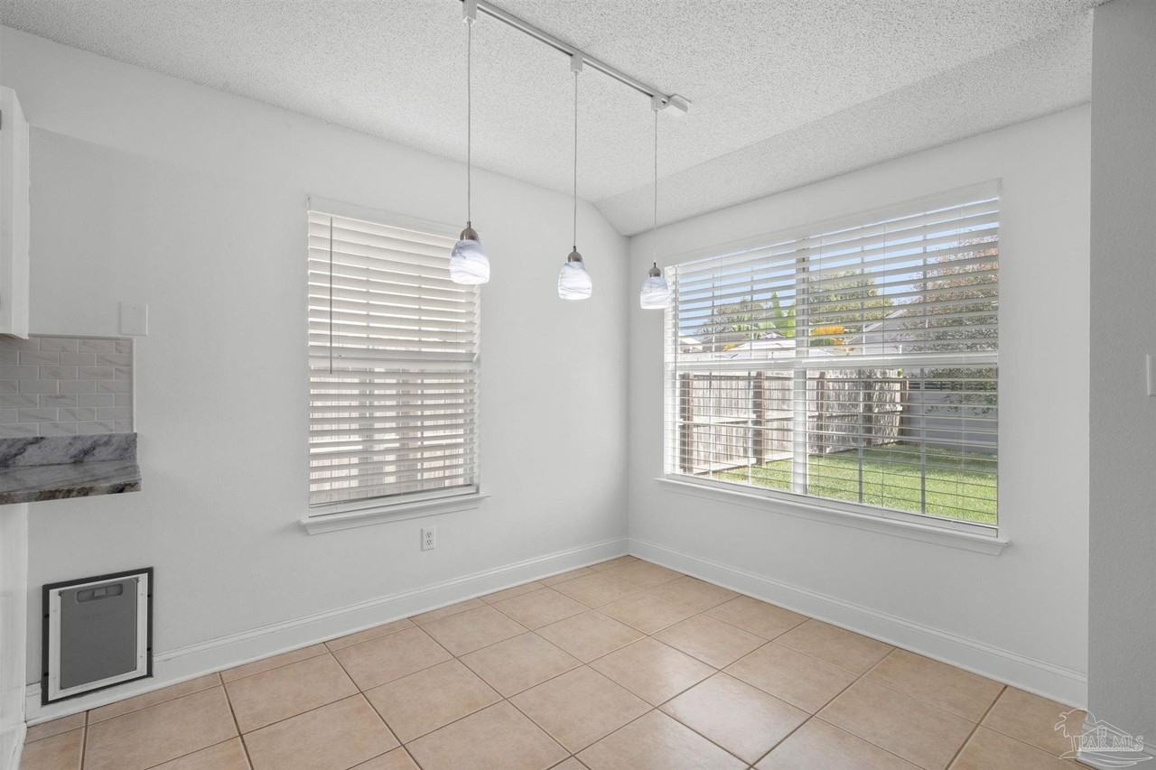 383 Mirabelle Dr - Photo 4 of 22