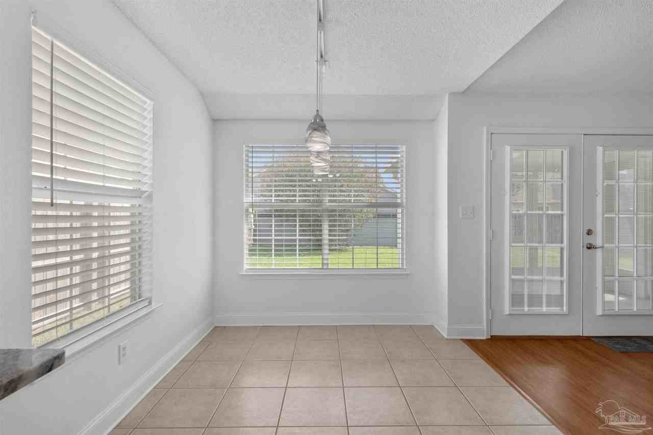 383 Mirabelle Dr - Photo 5 of 22