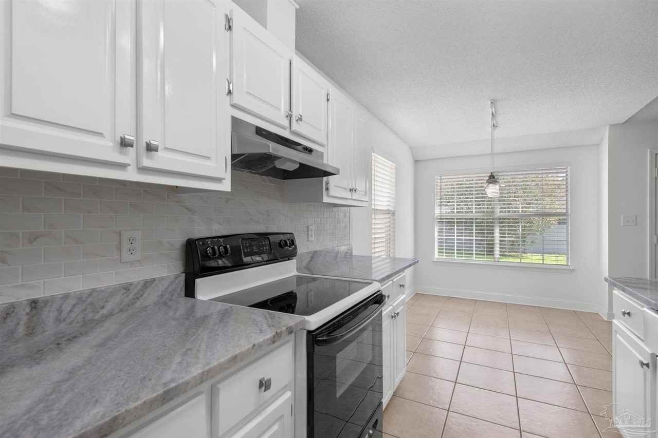 383 Mirabelle Dr - Photo 7 of 22